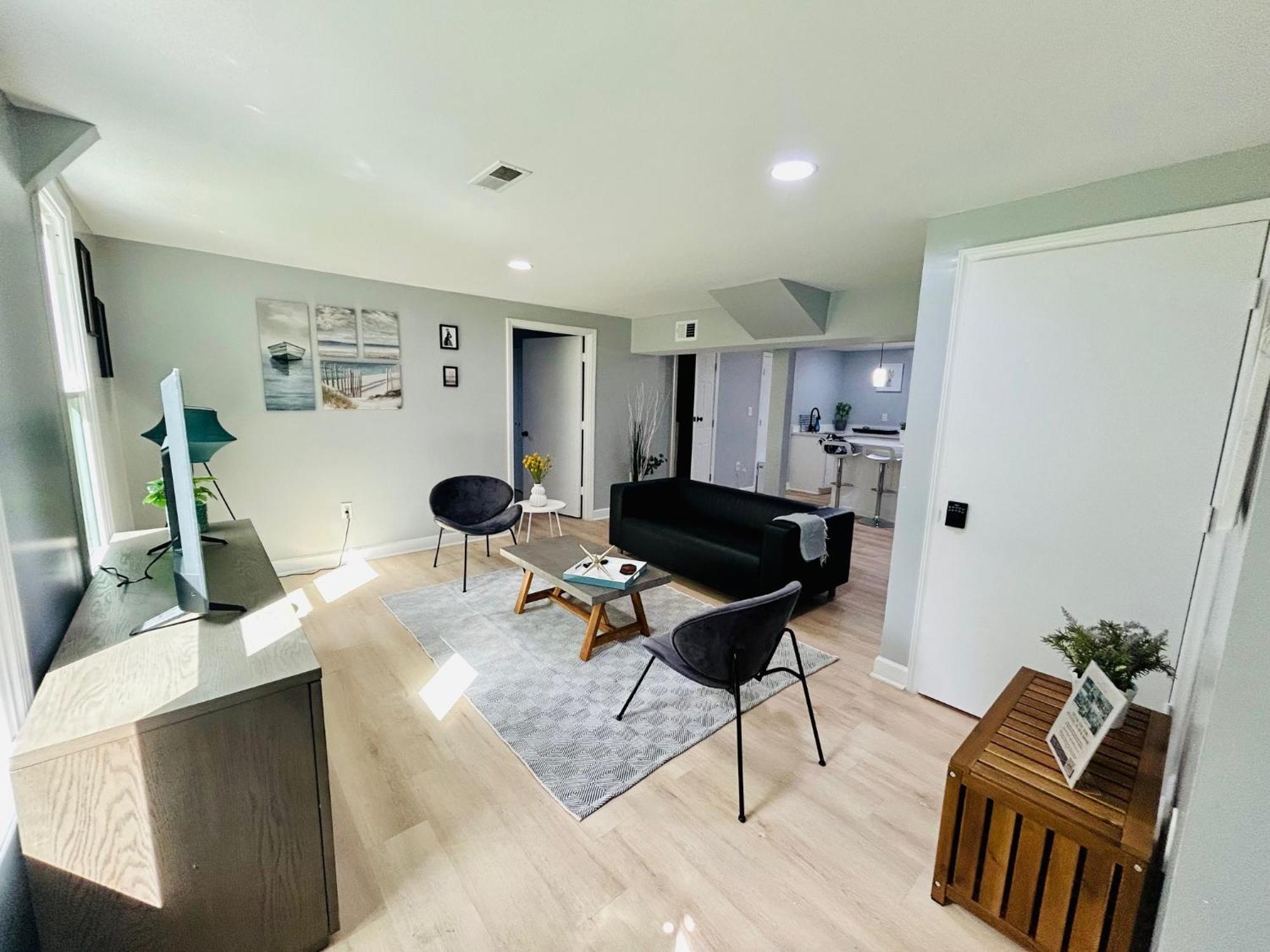 Comfy Lower Lvl Apt With Jetted Tub Near Uptown And Unc Charlotte Kültér fotó